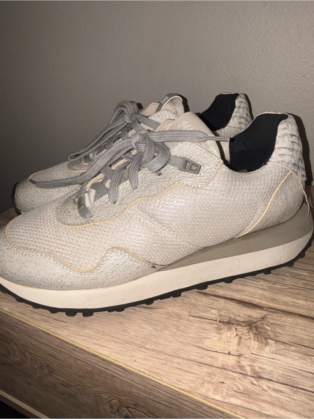 P448 CANCUN LOW TOP SNEAKERS WOMEN'S SIZE 38 BEIGE WHITE  LACES - Picture 9 of 11
